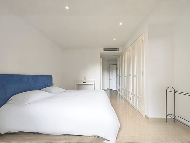 3 bedroom Apartment for rent in Santa Ponsa, Calvià with pool garage - € 3,200 (Ref: 9485228)