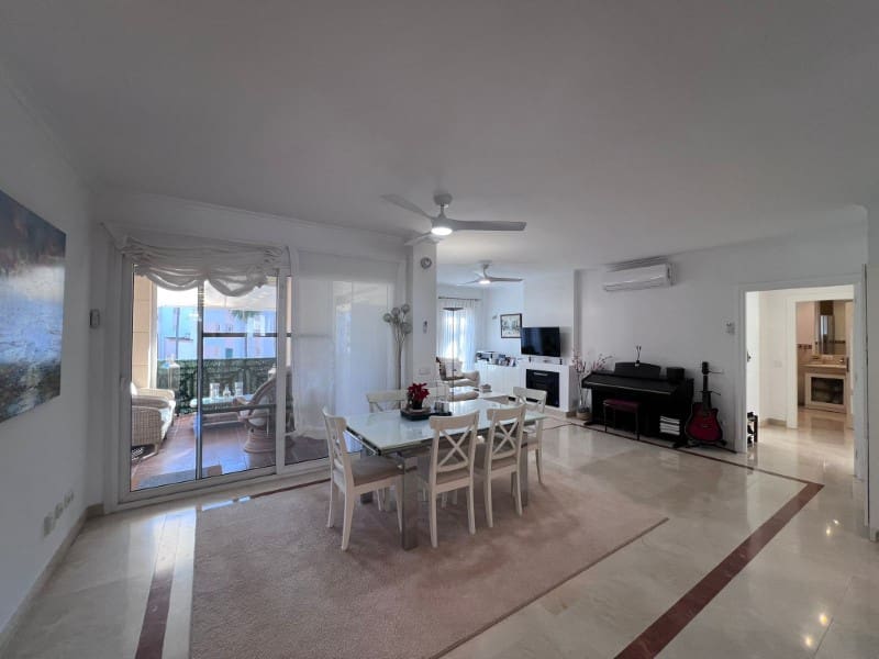 3 bedroom Apartment for rent in Santa Ponsa with pool - € 3,200 (Ref: 9491513)