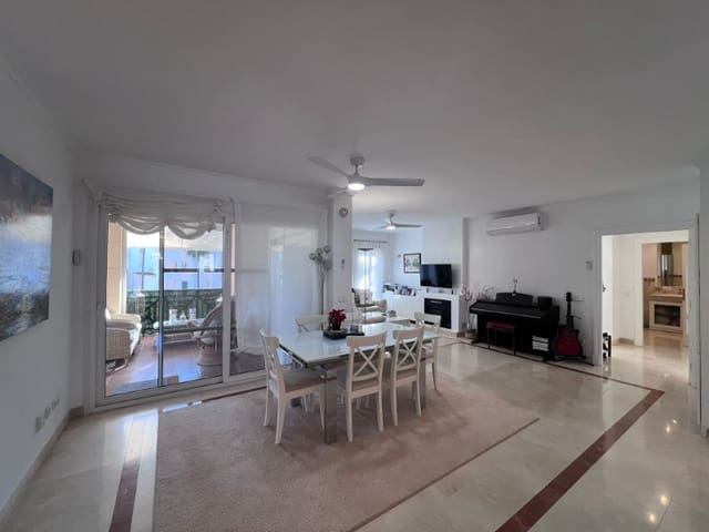 Apartamento de 3 habitaciones en Santa Ponsa, Calvià en alquiler con piscina - 3.200 € (Ref: 9491513)