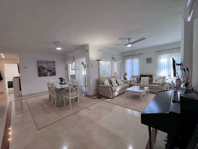 Apartamento de 3 habitaciones en Santa Ponsa, Calvià en alquiler con piscina - 3.200 € (Ref: 9491513)