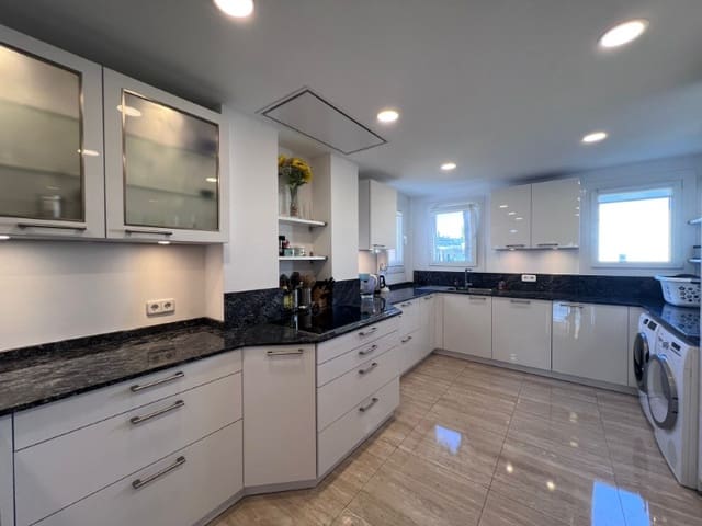 Apartamento de 3 habitaciones en Santa Ponsa, Calvià en alquiler con piscina - 3.200 € (Ref: 9491513)