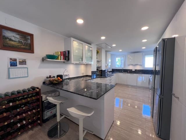 Apartamento de 3 habitaciones en Santa Ponsa, Calvià en alquiler con piscina - 3.200 € (Ref: 9491513)