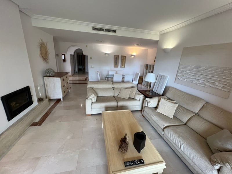 3 bedroom Apartment for rent in Santa Ponsa with pool - € 3,000 (Ref: 9495378)