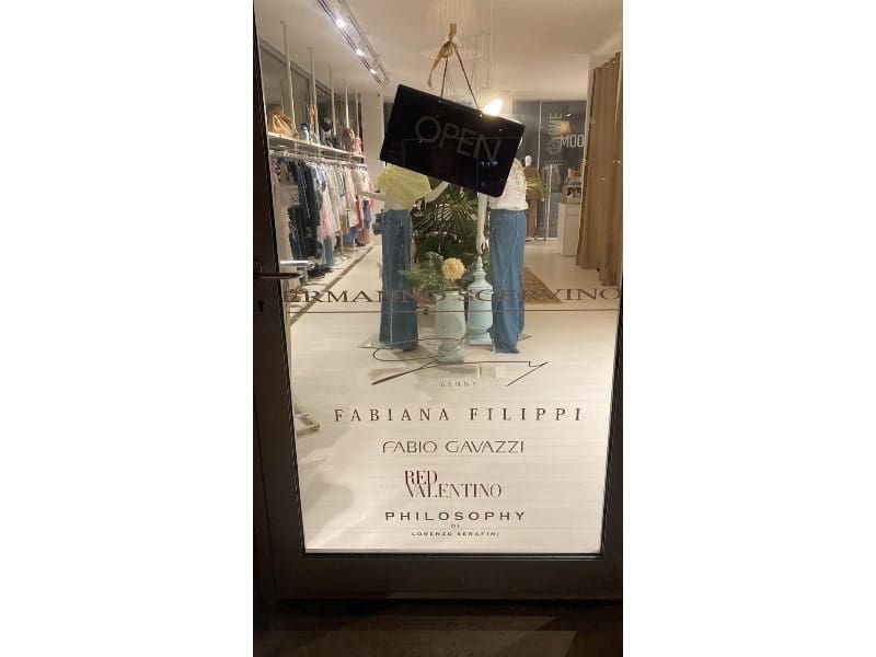 Erhverv til leje i El Toro / Port Adriano - € 1.500 (Ref: 9543447)