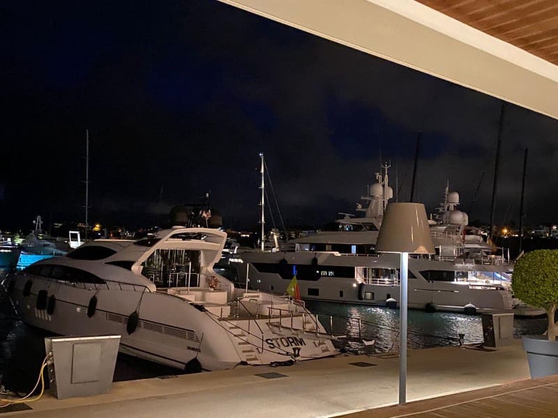 Erhverv til leje i El Toro / Port Adriano - € 1.500 (Ref: 9543447)