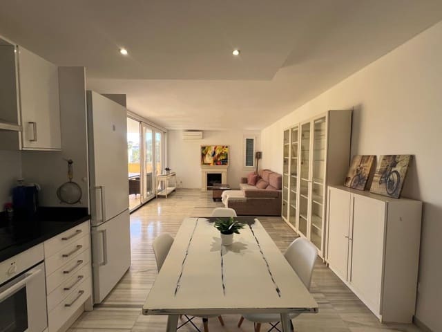 Penthouse de 2 chambres à louer à Santa Ponsa, Calvià avec piscine - 2 200 € (Ref: 9574872)