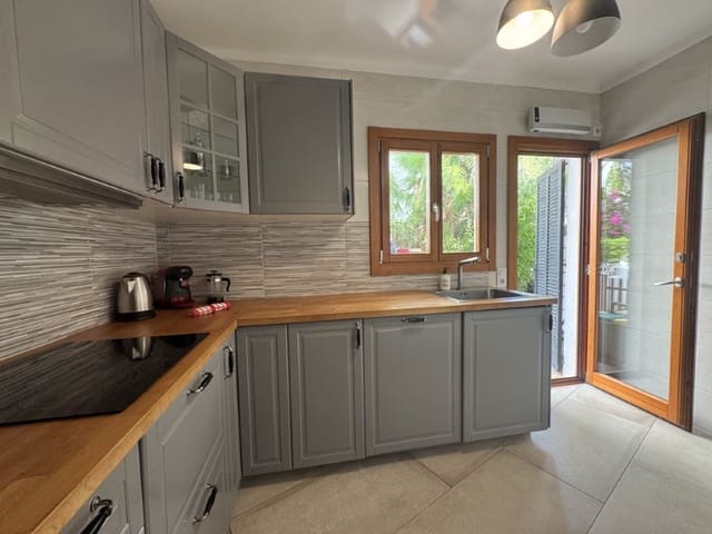 Villa/Maison de 4 chambres à louer à El Toro / Port Adriano, Calvià avec piscine - 4 000 € (Ref: 9604901)