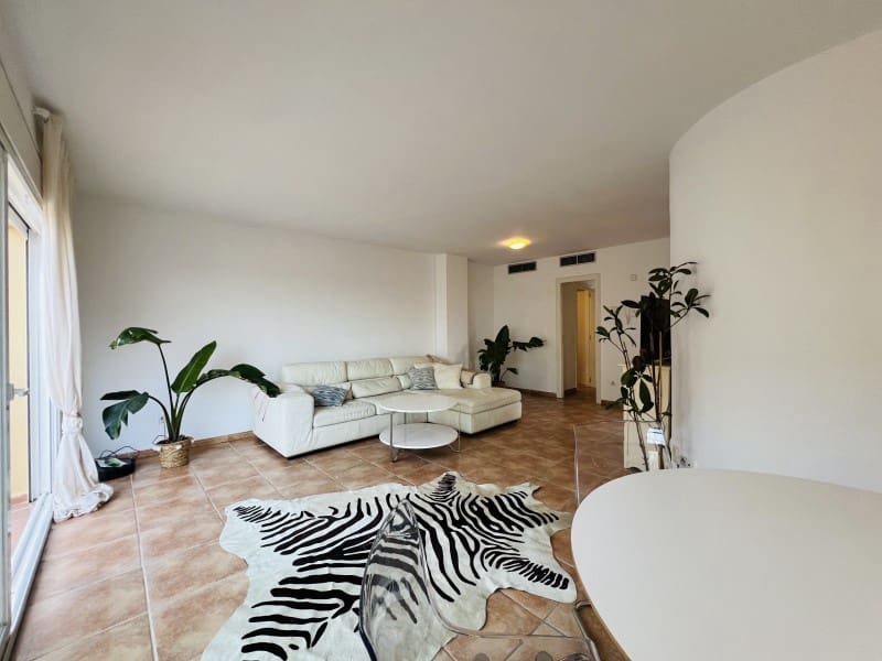 Maison de Ville de 2 chambres à louer à Genova avec piscine garage - 1 900 € (Ref: 9608161)