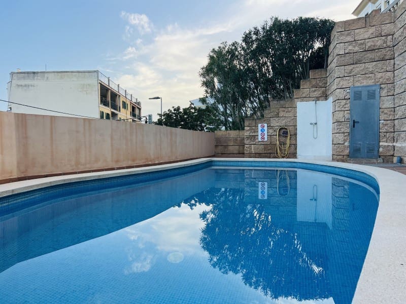 Maison de Ville de 2 chambres à louer à Genova avec piscine garage - 1 900 € (Ref: 9608161)