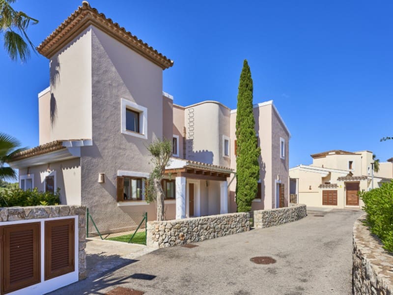 3 bedroom Villa for sale in Santa Ponsa with pool - € 1,750,000 (Ref: 9616183)