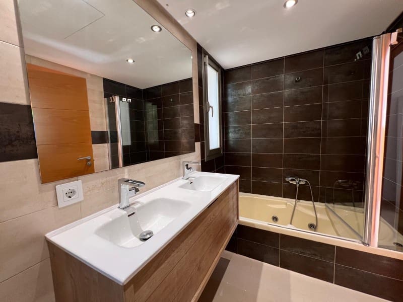 Pareado de 4 habitaciones en Cala Vinyes / Cala Vinyas / Cala Viñas en alquiler con piscina garaje - 3.950 € (Ref: 9625791)