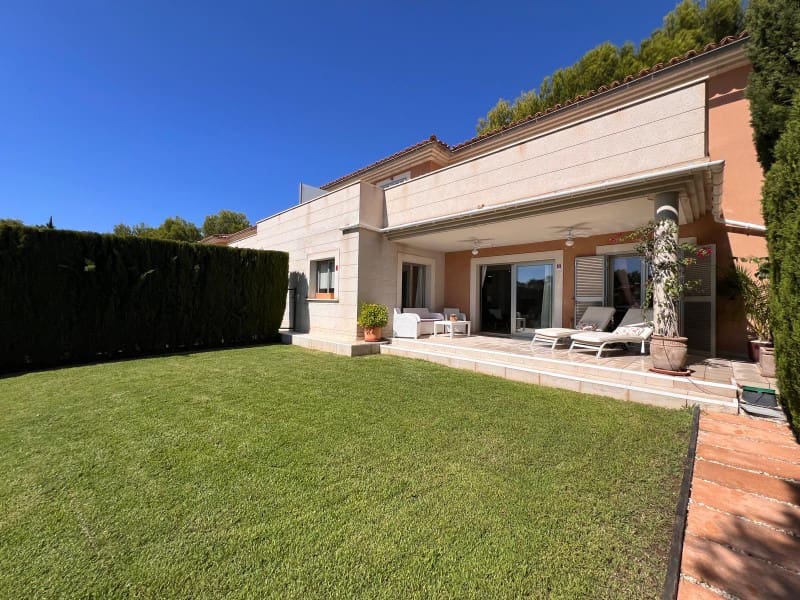 Pareado de 4 habitaciones en Cala Vinyes / Cala Vinyas / Cala Viñas en alquiler con piscina garaje - 3.950 € (Ref: 9625791)