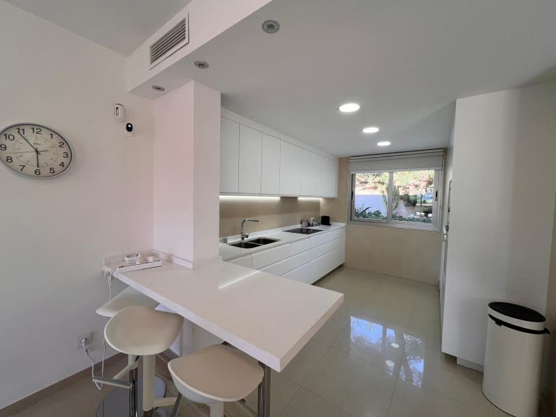 Pareado de 4 habitaciones en Cala Vinyes / Cala Vinyas / Cala Viñas en alquiler con piscina garaje - 3.950 € (Ref: 9625791)
