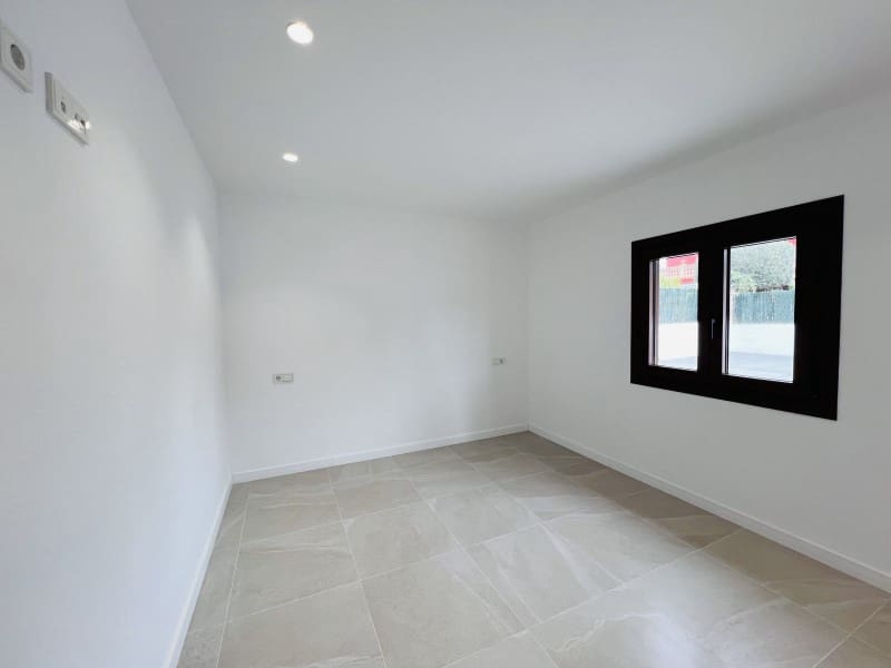 3 sypialnia Willa do wynajęcia w El Toro / Port Adriano - 2 900 € (Ref: 9627682)