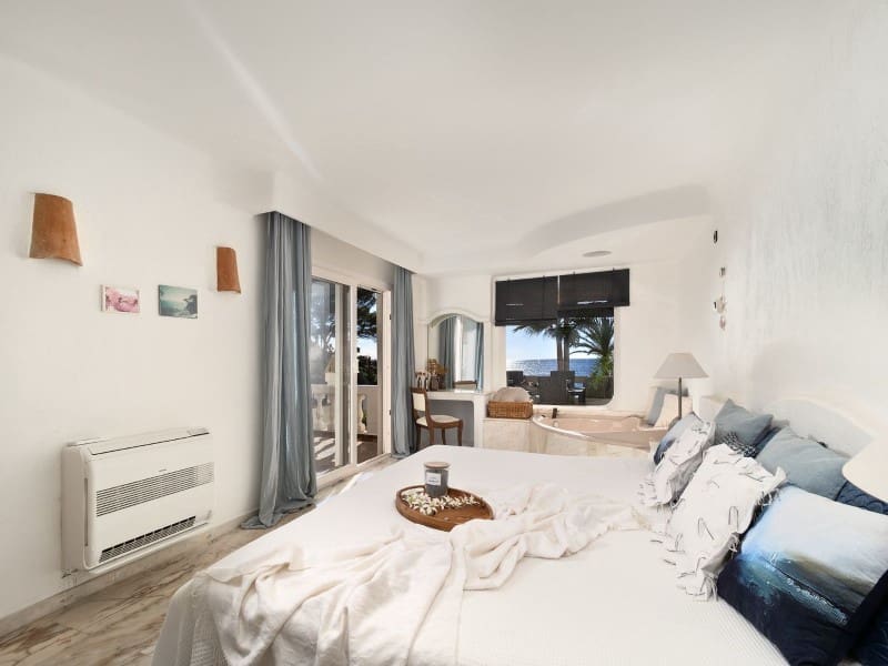 3 slaapkamer Appartement te koop in Costa de la Calma met zwembad - € 1.850.000 (Ref: 9648008)