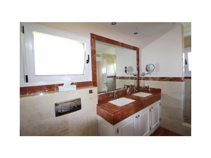 3 slaapkamer Villa te koop in Costa de la Calma met zwembad - € 2.550.000 (Ref: 9666366)