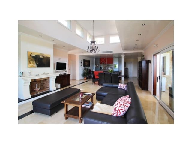 3 slaapkamer Villa te koop in Costa de la Calma, Calvià met zwembad - € 2.550.000 (Ref: 9666366)