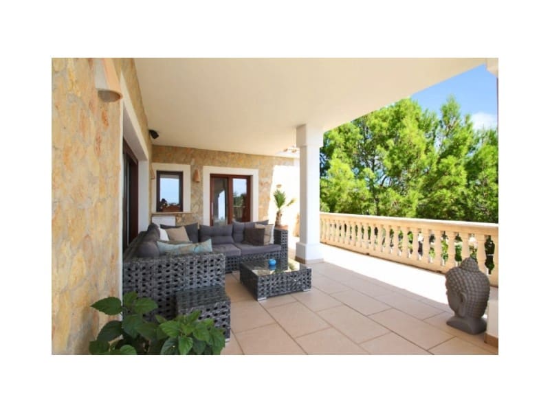 Villa/Maison de 3 chambres à louer à Costa de la Calma avec piscine - 5 500 € (Ref: 9666367)