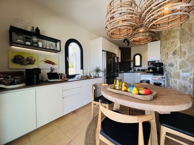 2 soverom Hus til salgs i Santa Ponsa, Calvià med svømmebasseng - € 2 200 000 (Ref: 9679746)