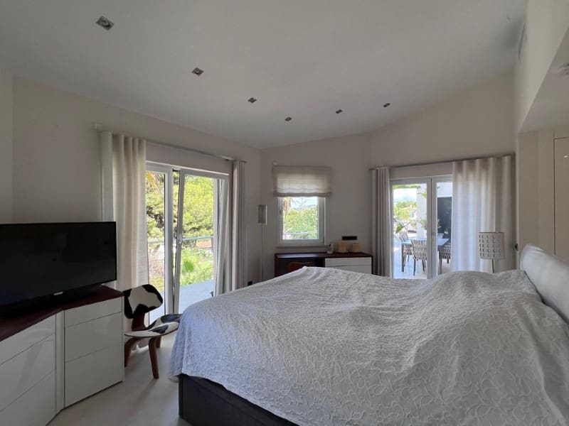 4 bedroom Villa for sale in Santa Ponsa with pool - € 3,950,000 (Ref: 9690484)