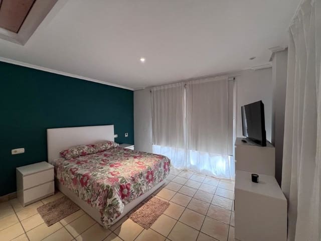 4 bedroom Apartment for rent in Santa Ponsa, Calvià with pool garage - € 3,500 (Ref: 9721561)