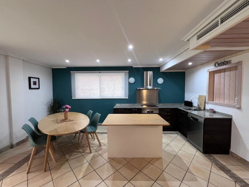 4 bedroom Apartment for rent in Santa Ponsa with pool garage - € 3,500 (Ref: 9721561)