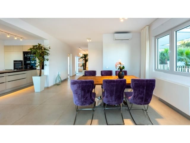 4 bedroom Villa for rent in Palmanova, Calvià with pool - € 9,900 (Ref: 9732010)