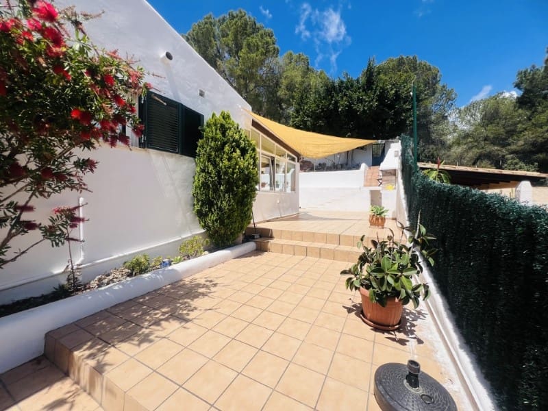 3 bedroom Villa for sale in Costa de la Calma with pool - € 1,300,000 (Ref: 9735487)