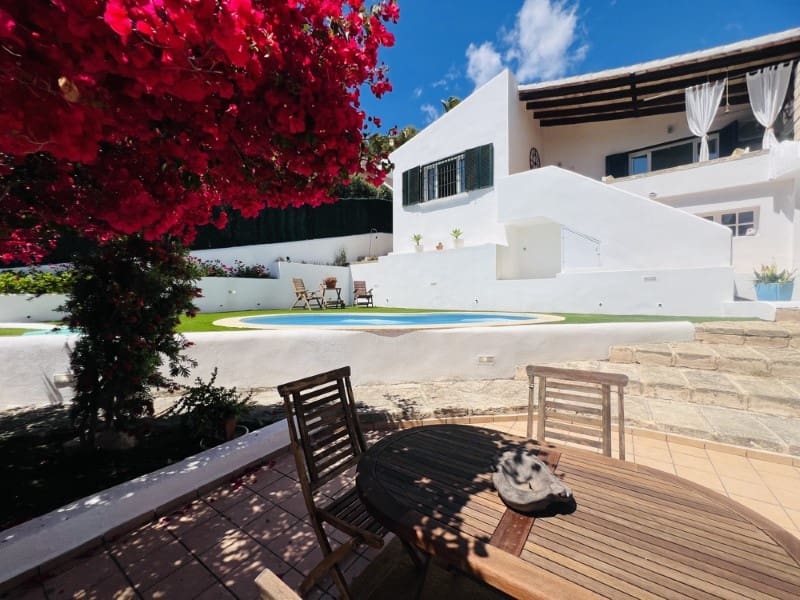 3 bedroom Villa for sale in Costa de la Calma with pool - € 1,300,000 (Ref: 9735487)