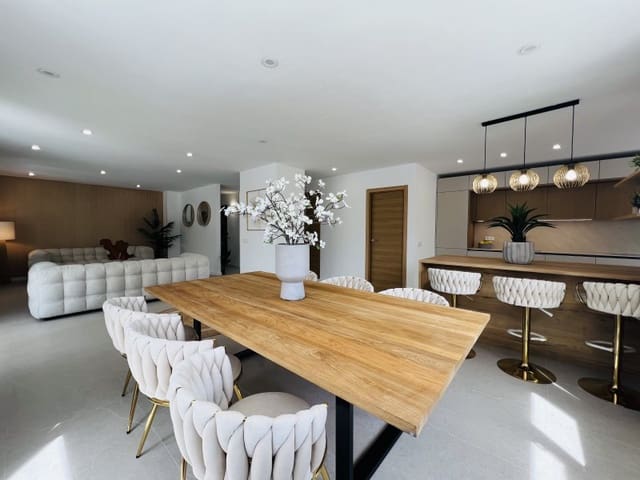 4 slaapkamer Villa te koop in Santa Ponsa, Calvià met zwembad garage - € 2.995.000 (Ref: 9738465)