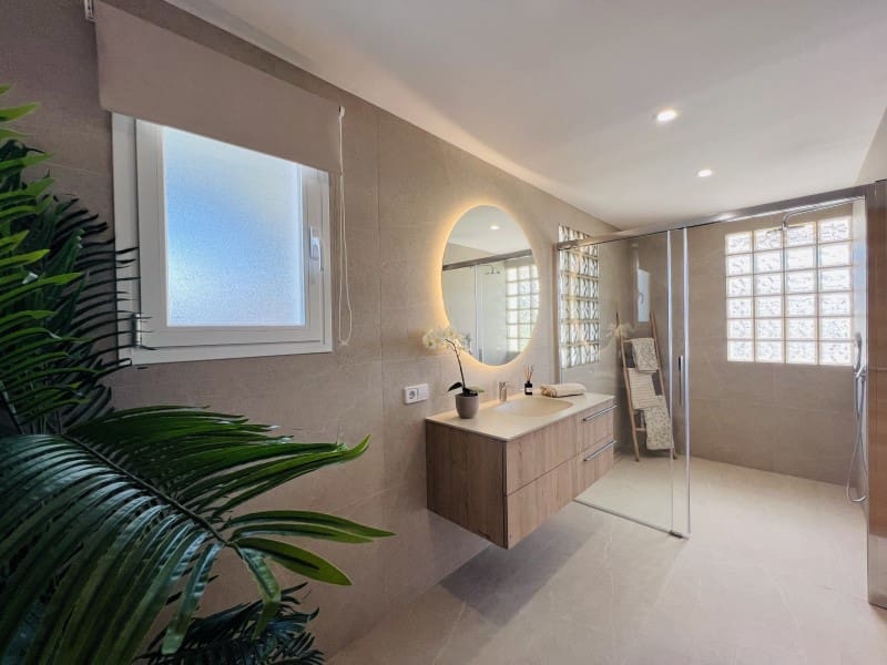 4 slaapkamer Villa te koop in Santa Ponsa met zwembad garage - € 2.995.000 (Ref: 9738465)