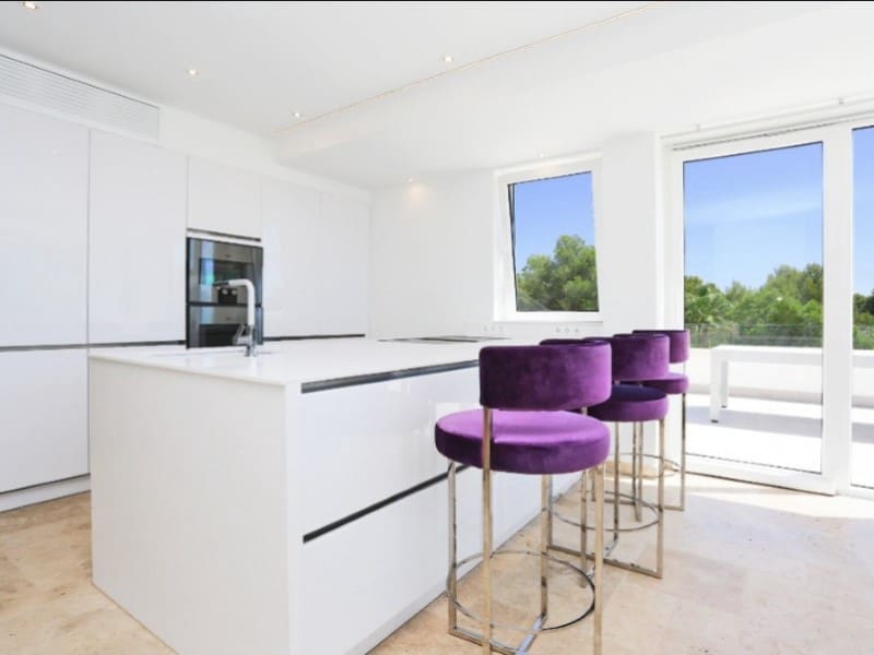 4 bedroom Villa for rent in Santa Ponsa with pool garage - € 10,000 (Ref: 9780444)