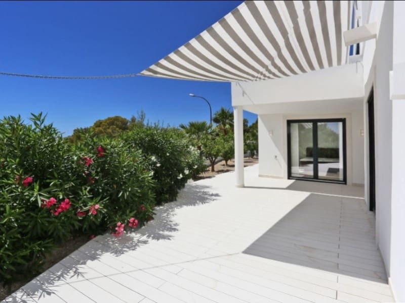 4 bedroom Villa for rent in Santa Ponsa with pool garage - € 10,000 (Ref: 9780444)