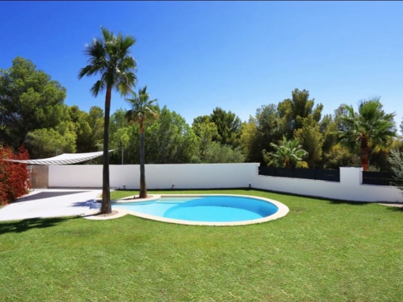 4 bedroom Villa for rent in Santa Ponsa with pool garage - € 10,000 (Ref: 9780444)