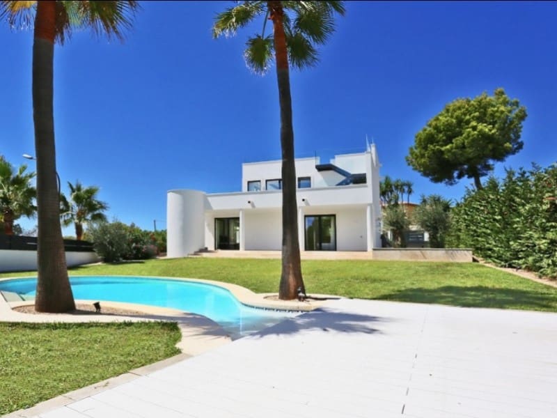 4 bedroom Villa for rent in Santa Ponsa with pool garage - € 10,000 (Ref: 9780444)