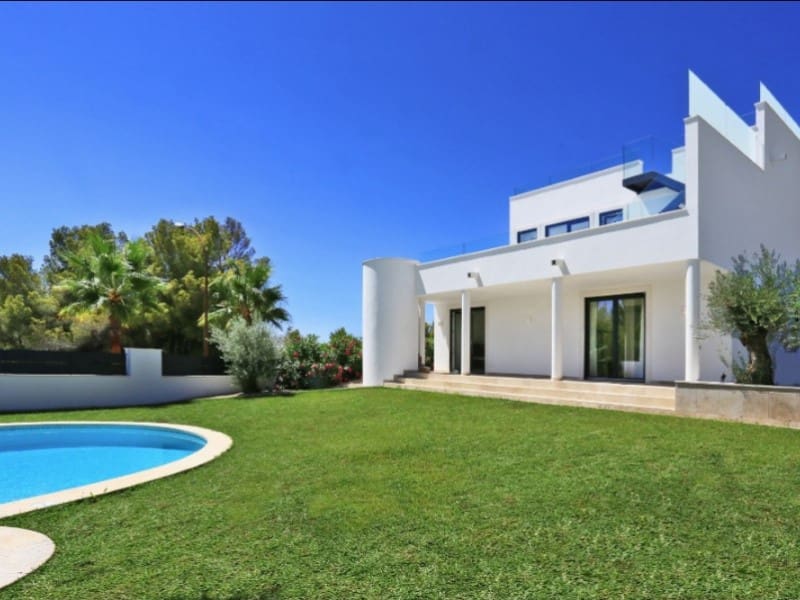 4 bedroom Villa for rent in Santa Ponsa with pool garage - € 10,000 (Ref: 9780444)