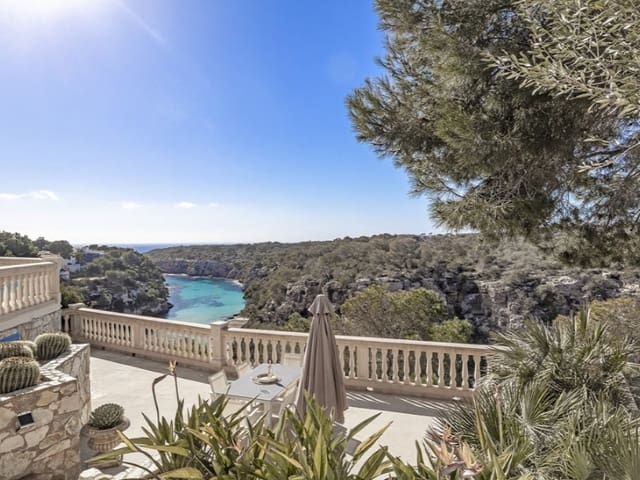 3 soveværelse Villa til salg i Cala Pi, Llucmajor med swimmingpool - € 2.490.000 (Ref: 9817984)