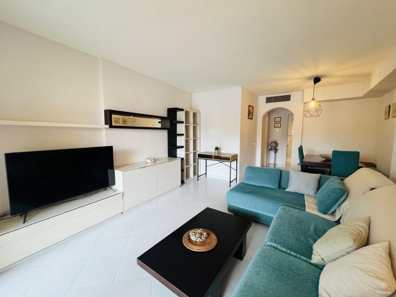Apartamento de 2 habitaciones en Santa Ponsa en alquiler con piscina - 1.600 € (Ref: 9820319)