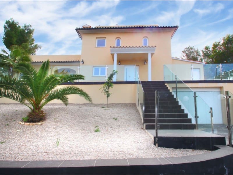 3 sypialnia Willa do wynajęcia w Sol de Mallorca z basenem garażem - 6 300 € (Ref: 9855347)