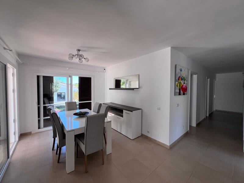 3 bedroom Apartment for rent in Santa Ponsa - € 2,000 (Ref: 9859882)
