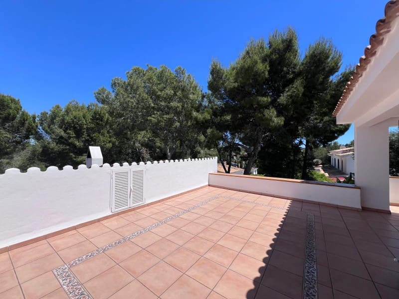 3 bedroom Apartment for rent in Santa Ponsa - € 2,000 (Ref: 9859882)