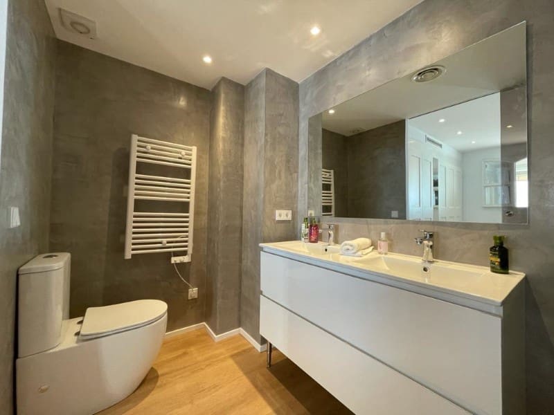 2 bedroom Apartment for sale in Palma de Mallorca - € 599,000 (Ref: 9861788)