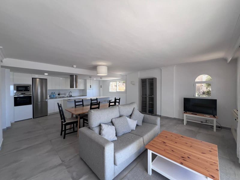 Apartamento de 2 habitaciones en Magalluf en alquiler con piscina garaje - 2.500 € (Ref: 9865085)