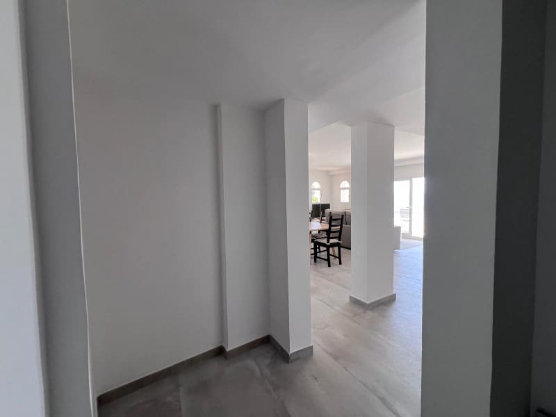 Apartamento de 2 habitaciones en Magalluf en alquiler con piscina garaje - 2.500 € (Ref: 9865085)