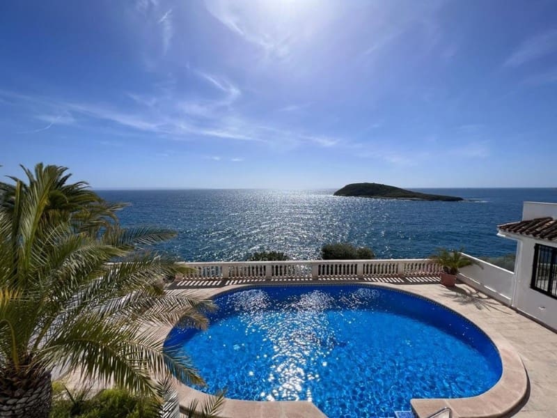 Apartamento de 2 habitaciones en Magalluf en alquiler con piscina garaje - 2.500 € (Ref: 9865085)