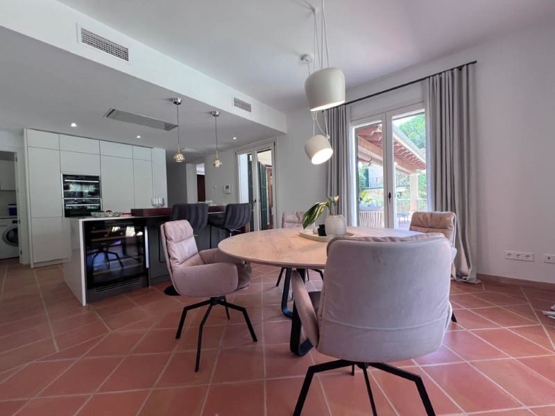 3 soverom Villa til salgs i Santa Ponsa med svømmebasseng - € 2 550 000 (Ref: 9868488)