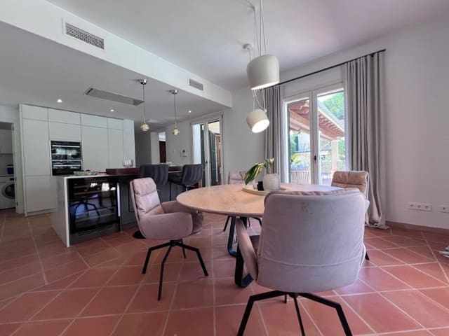 3 soverom Villa til salgs i Santa Ponsa, Calvià med svømmebasseng - € 2 550 000 (Ref: 9868488)