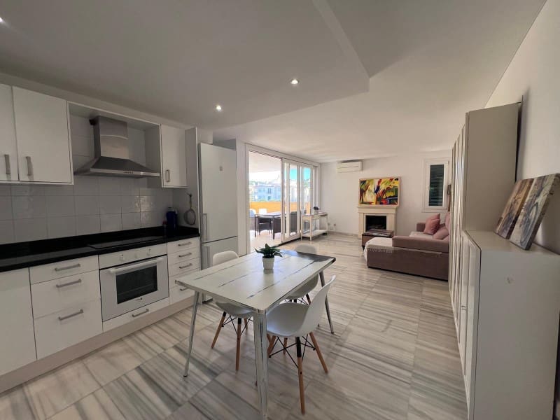 2 soveværelse Penthouse til leje i Santa Ponsa med swimmingpool - € 2.200 (Ref: 9912823)