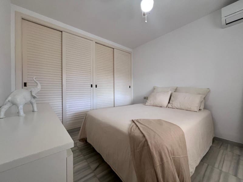 2 soveværelse Penthouse til leje i Santa Ponsa med swimmingpool - € 2.200 (Ref: 9912823)