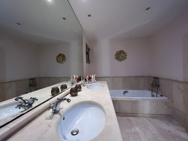 2 sovrum Lägenhet att hyra i Santa Ponsa, Calvià med pool garage - 2 000 € (Ref: 9921954)
